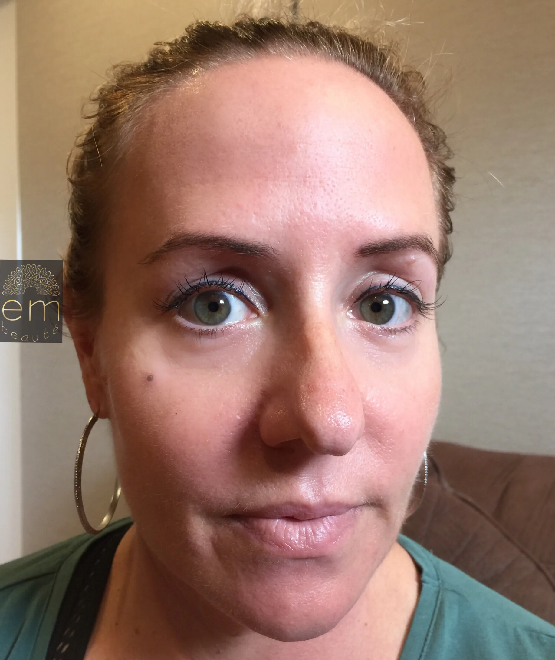 Sculpted, defined brows